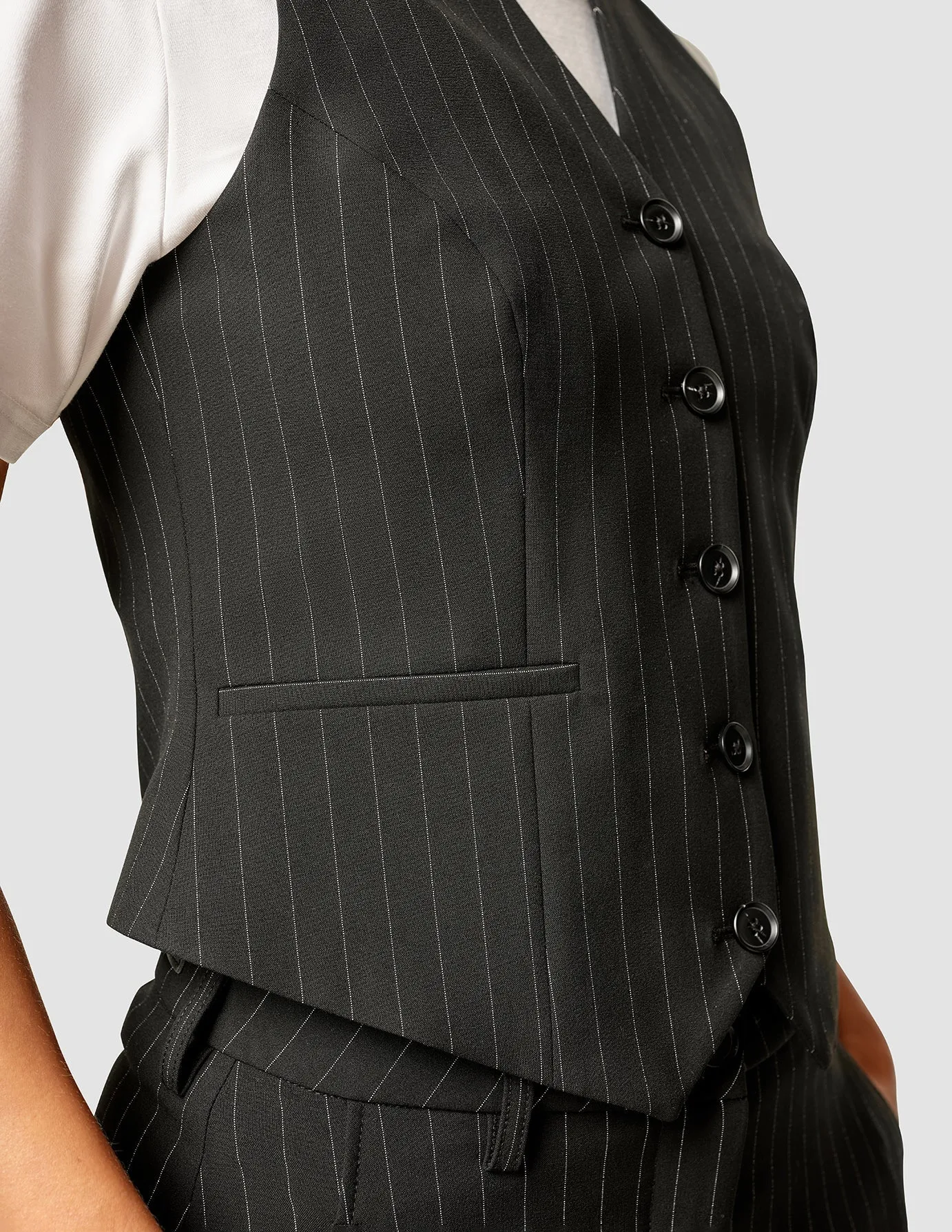 Essential Vest Short Black Silver Pinstripe