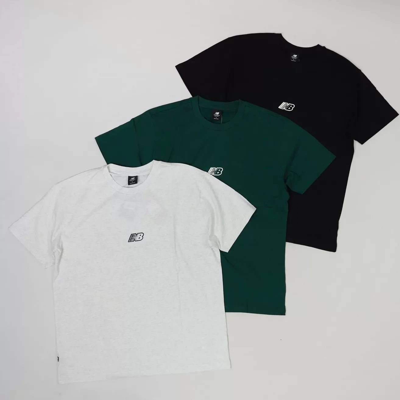 New Balance Essentials Graphic Logo Tee [MT23514]