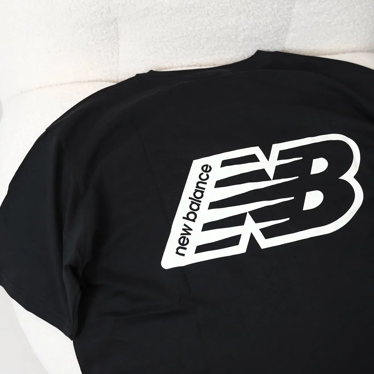 New Balance Essentials Graphic Logo Tee [MT23514]