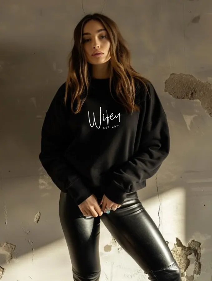 WIFEY MOD SWEATER - BLACK